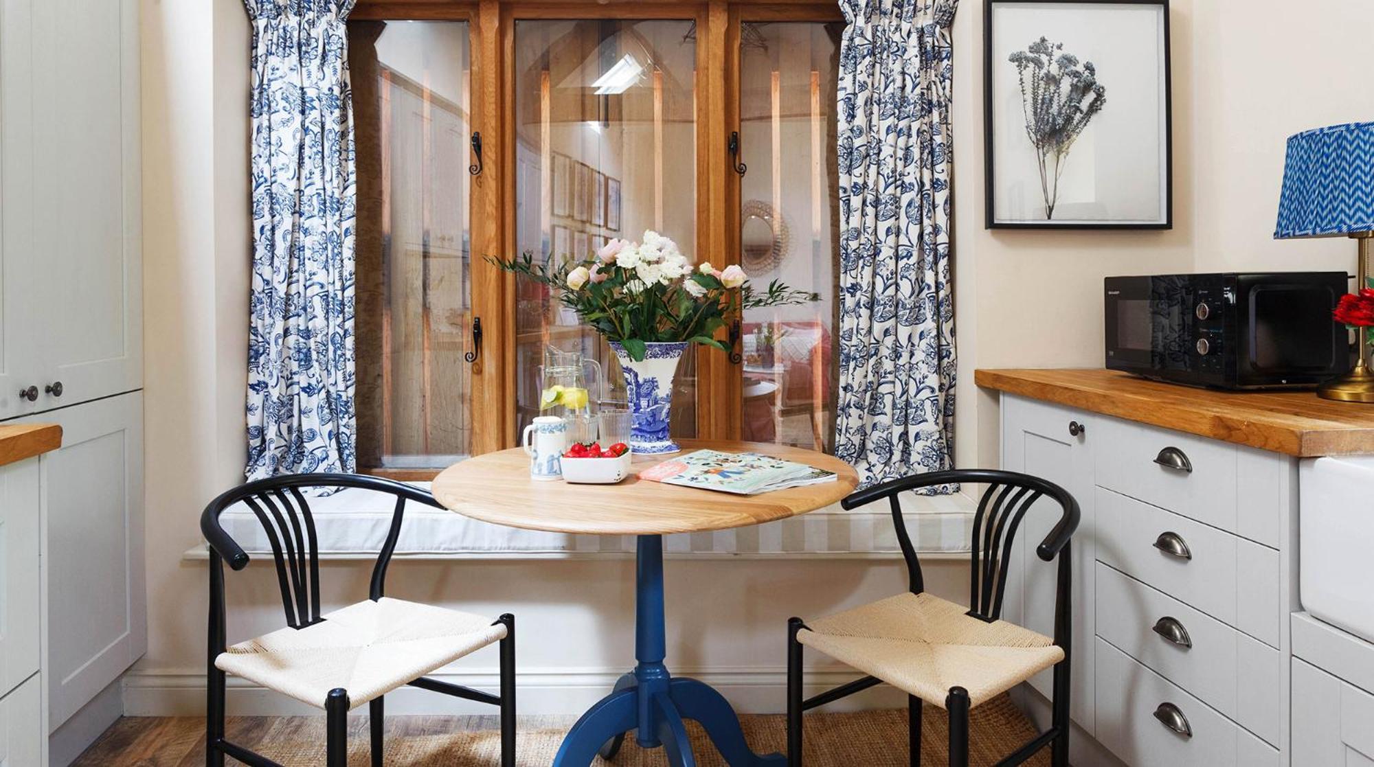 Bright & Beautiful Open Plan Coach House Painswick Villa Bagian luar foto